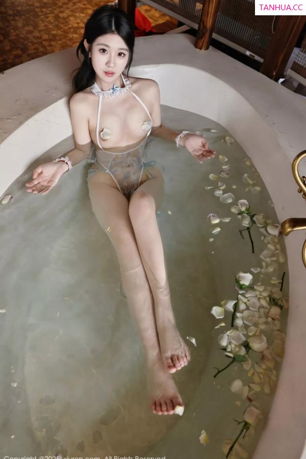   [XiuRen]高清写真图 2025.04.25 No.10199 小芭乐 黑色比基尼第30张图片